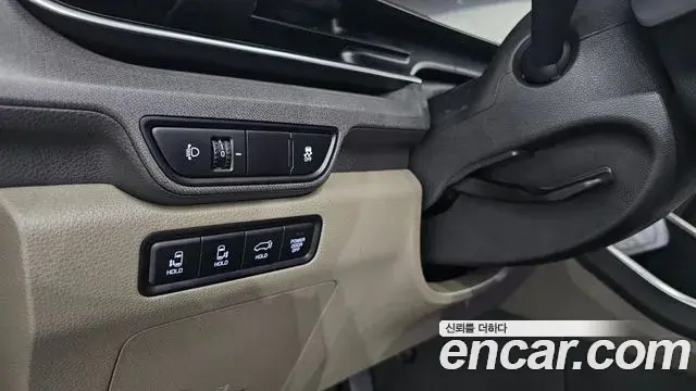 Kia Carnival 2024 — Фото 17/20