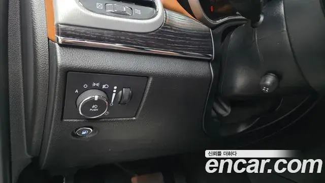 Jeep Grand Cherokee 2021 — Şəkil 23/31