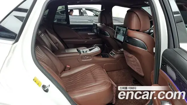 Genesis G90 2023 — Фото 12/20