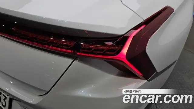 Kia K8 2021 — Şəkil 9/34