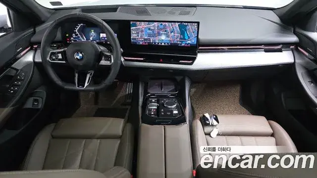 BMW 5 Series 2024 — Photo 7/20