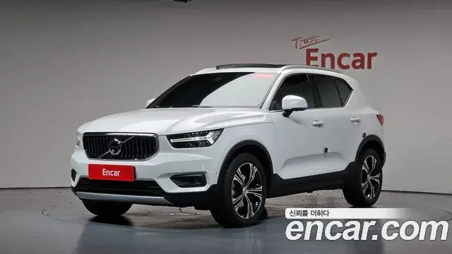 Volvo XC40 2021 — Фото 10/20