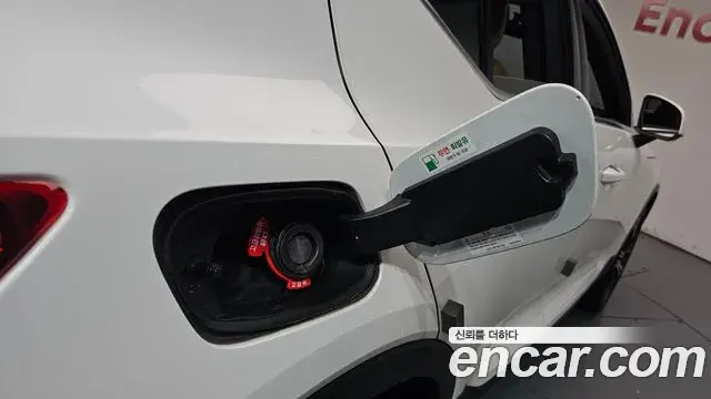 Volvo XC40 2021 — ფოტო 23/40