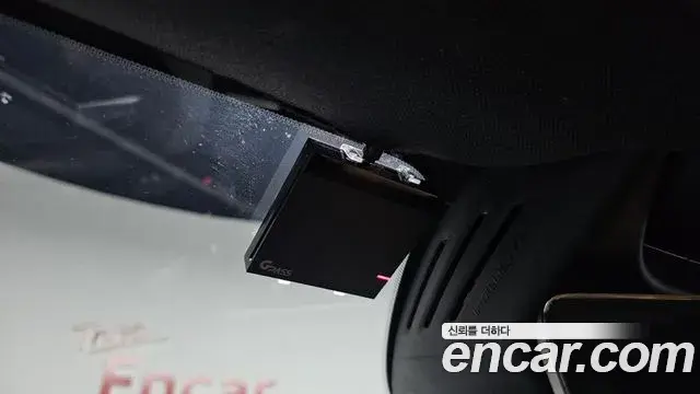 Volvo XC40 2021 — ფოტო 22/40