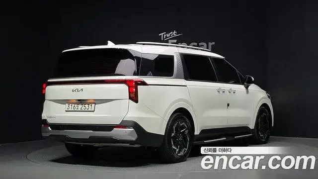 Kia Carnival 2024 — Фото 2/20