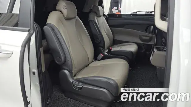 Kia Carnival 2024 — Фото 12/20