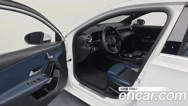 Mercedes-Benz A-Class 2019 — Фото 10/20