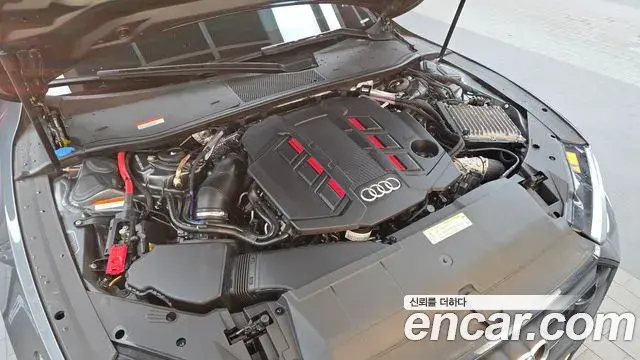 Audi A7 2020 — Фото 6/20