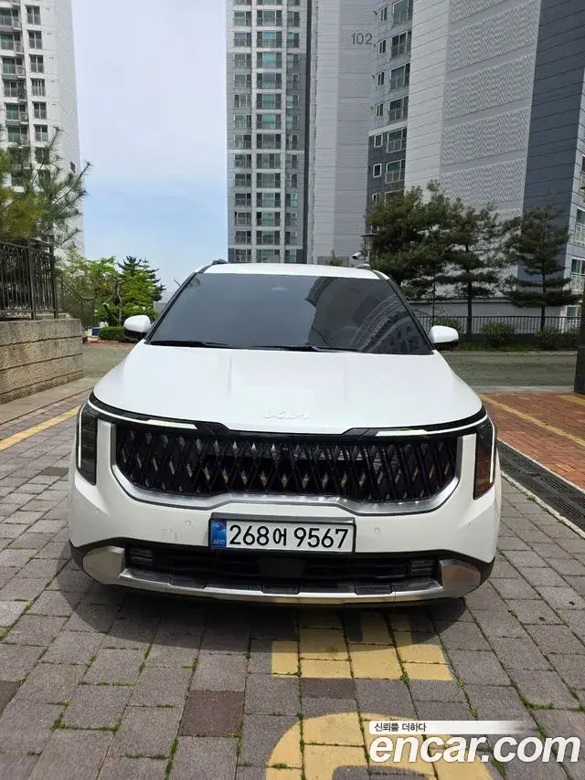 Kia Carnival 2025 — Photo 3/14
