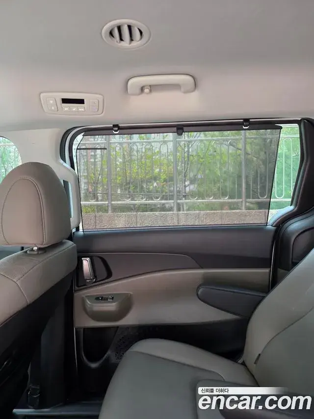 Kia Carnival 2025 — Photo 11/14