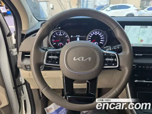 Kia Carnival 2022 — Şəkil 6/19