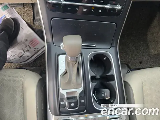 Kia Carnival 2022 — Şəkil 11/19
