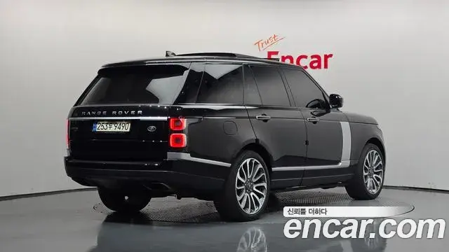 Land Rover Range Rover 2021 — ფოტო 19/20