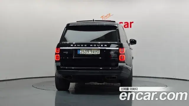 Land Rover Range Rover 2021 — ფოტო 2/20