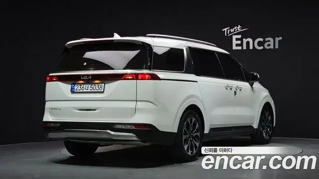 Kia Carnival 2022 — Photo 2/20
