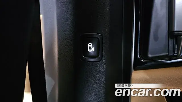 Kia Carnival 2022 — Photo 16/20