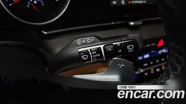 Kia Carnival 2022 — Photo 18/20