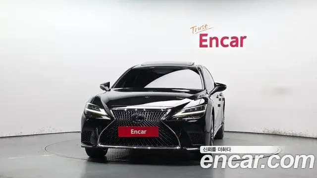 Lexus LS500h 2021 — Фото 3/20