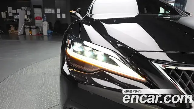 Lexus LS500h 2021 — ფოტო 31/42