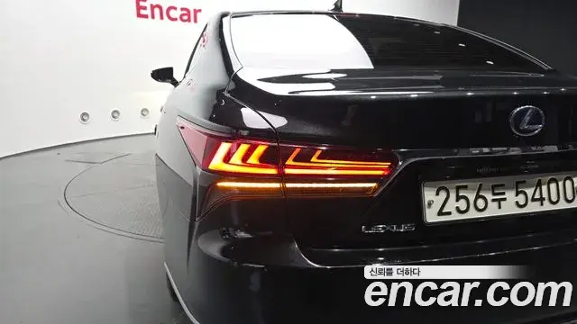 Lexus LS500h 2021 — ფოტო 6/42