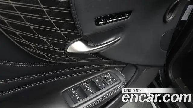 Lexus LS500h 2021 — ფოტო 7/42