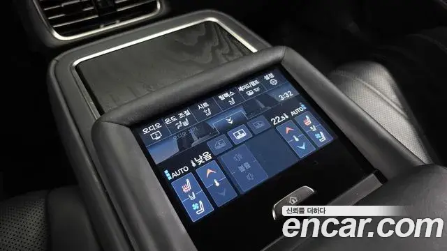 Lexus LS500h 2021 — ფოტო 25/42