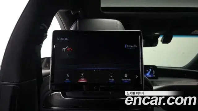Lexus LS500h 2021 — ფოტო 39/42