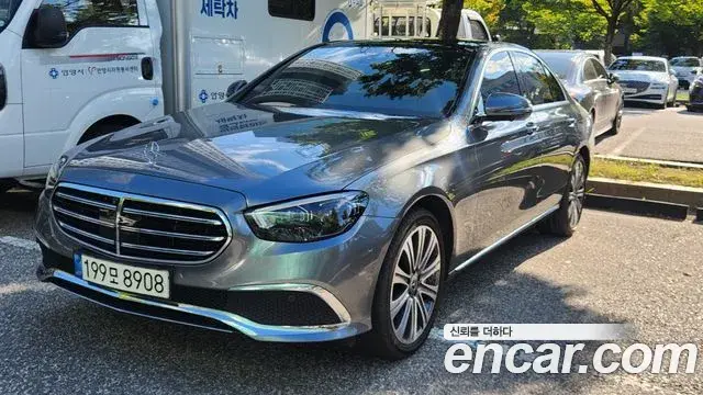 Mercedes-Benz E-Class 2021 — Фото 10/10
