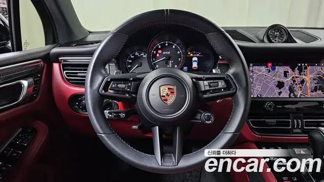 Porsche Macan 2023 — Фото 13/20