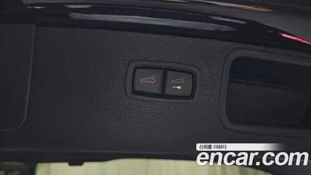 Porsche Macan 2023 — Photo 14/31