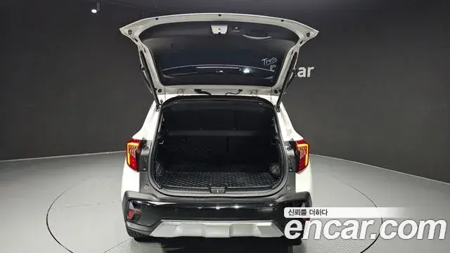 Kia Seltos 2022 — ფოტო 17/34