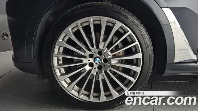 BMW X7 2021 — Photo 5/20