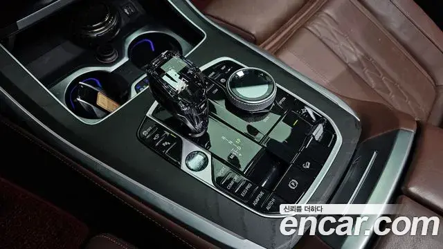 BMW X7 2021 — Photo 9/20
