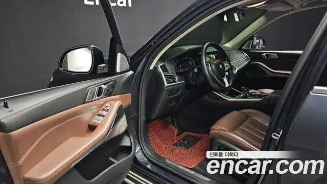 BMW X7 2021 — Photo 10/20