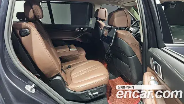 BMW X7 2021 — Photo 11/20