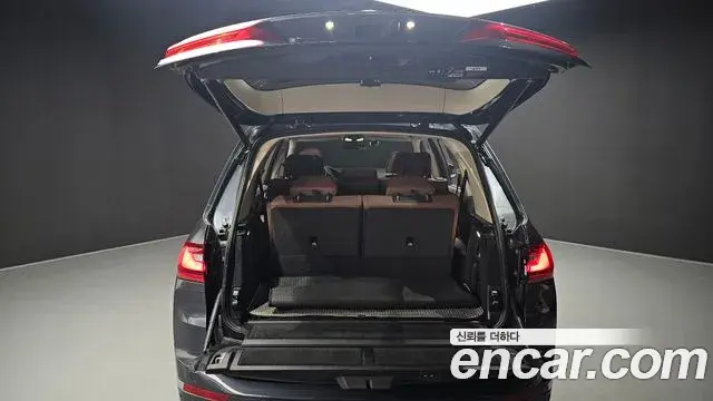 BMW X7 2021 — Photo 20/20