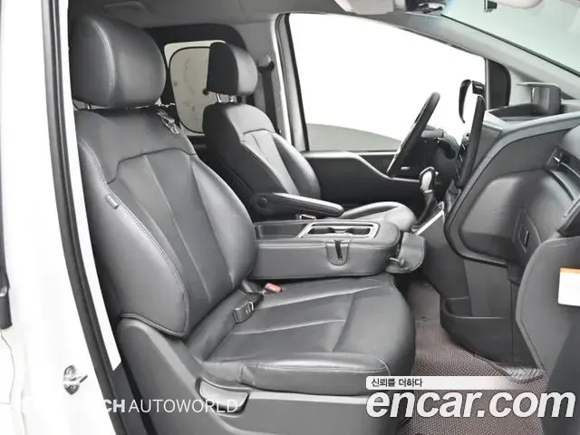 Hyundai Staria 2025 — Фото 9/20