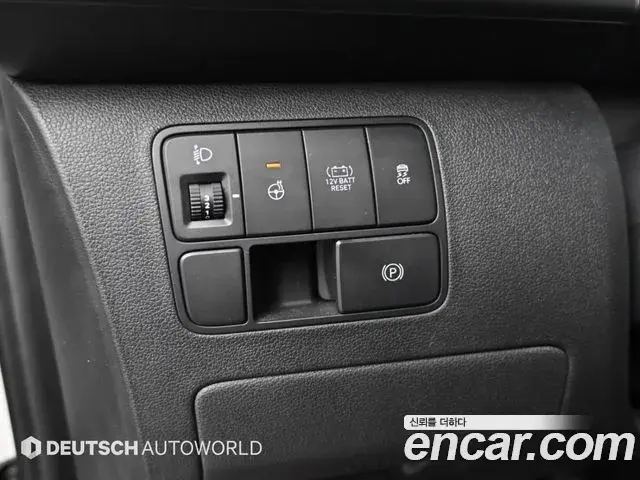 Hyundai Staria 2025 — Фото 16/20