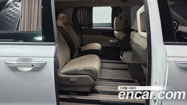 Kia Carnival 2024 — Фото 11/20