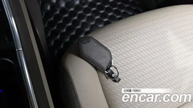 Kia Carnival 2024 — Фото 13/20
