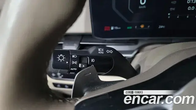 Kia Carnival 2024 — ფოტო 34/35