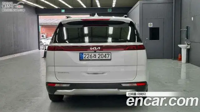 Kia Carnival 2023 — Фото 4/18