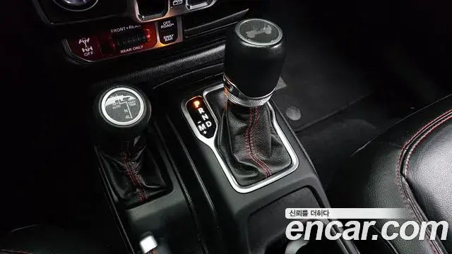 Jeep Wrangler 2021 — Фото 9/20