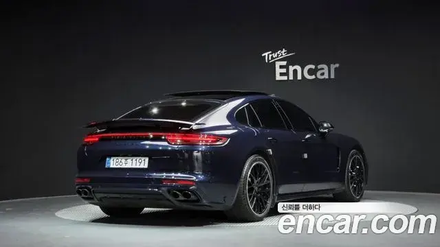Porsche Panamera 2019 — Photo 2/20