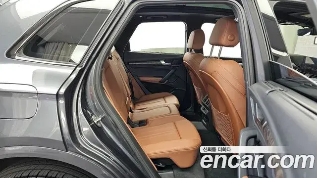 Audi Q5 2023 — Фото 12/20