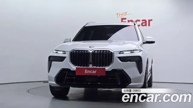BMW X7 2025 — Фото 2/20