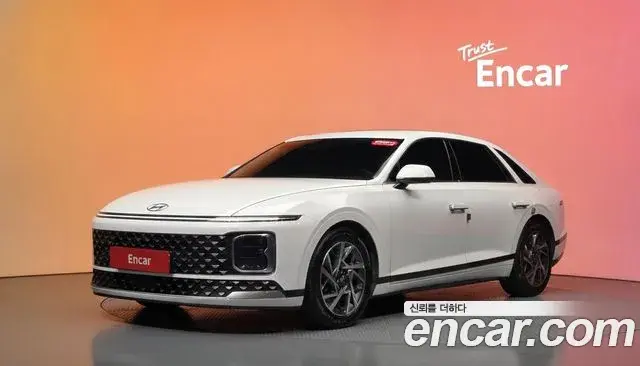 Hyundai Grandeur 2022 — Фото 1/20