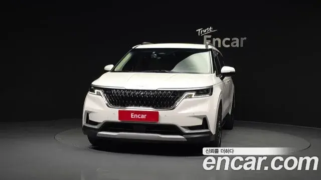 Kia Carnival 2023 — Фото 2/20