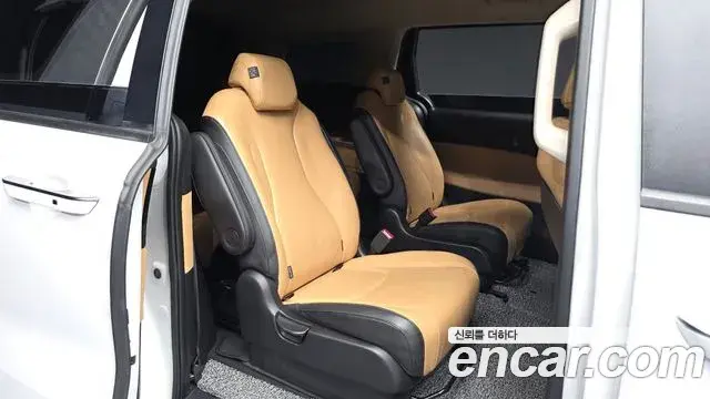 Kia Carnival 2023 — Фото 12/20