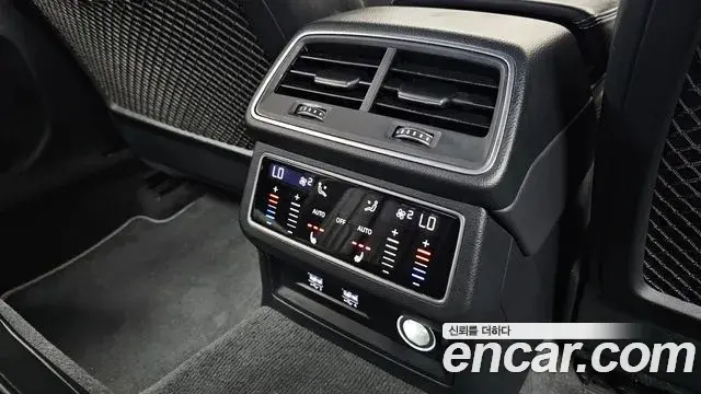 Audi A7 2020 — Фото 19/20
